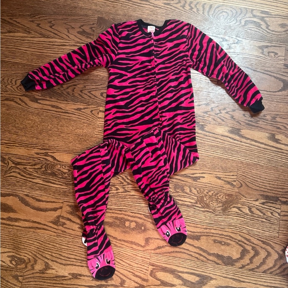 ❤️3/$20❤️ Medium fleece one piece pajamas